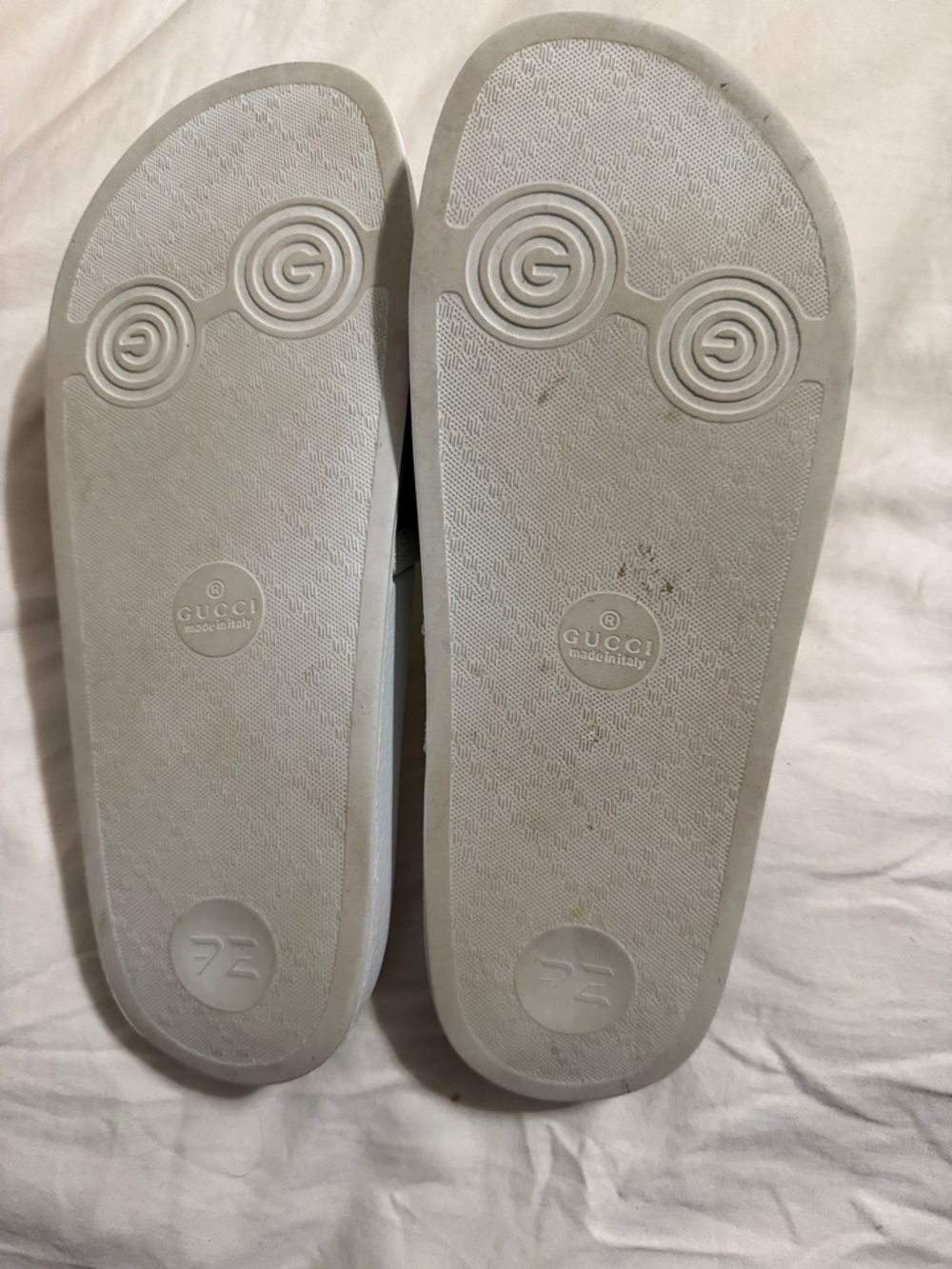 Gucci White Slide Sandals with Red & Green Stripes - Picture 2 of 6